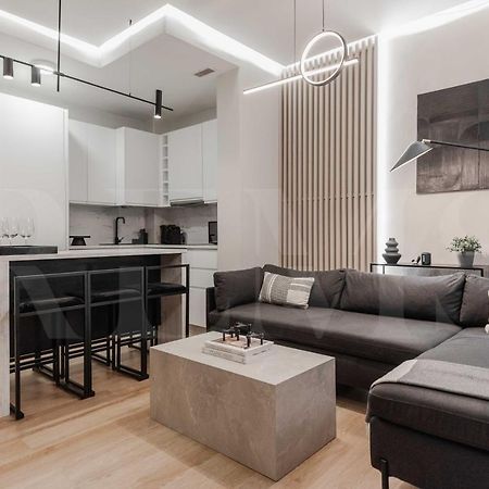 Contemporary Minimalist Apartment By Rems 말라가 외부 사진